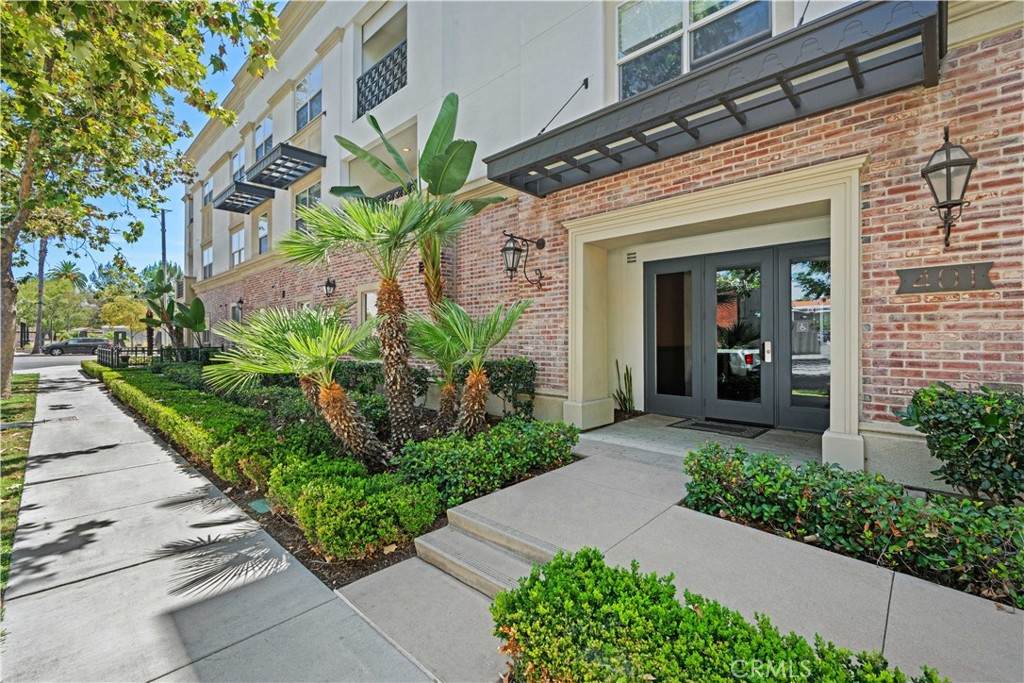 401 Anaheim - Photo 1