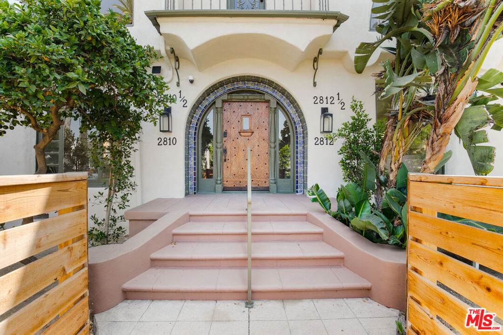 2812 Somerset Drive - Photo 1