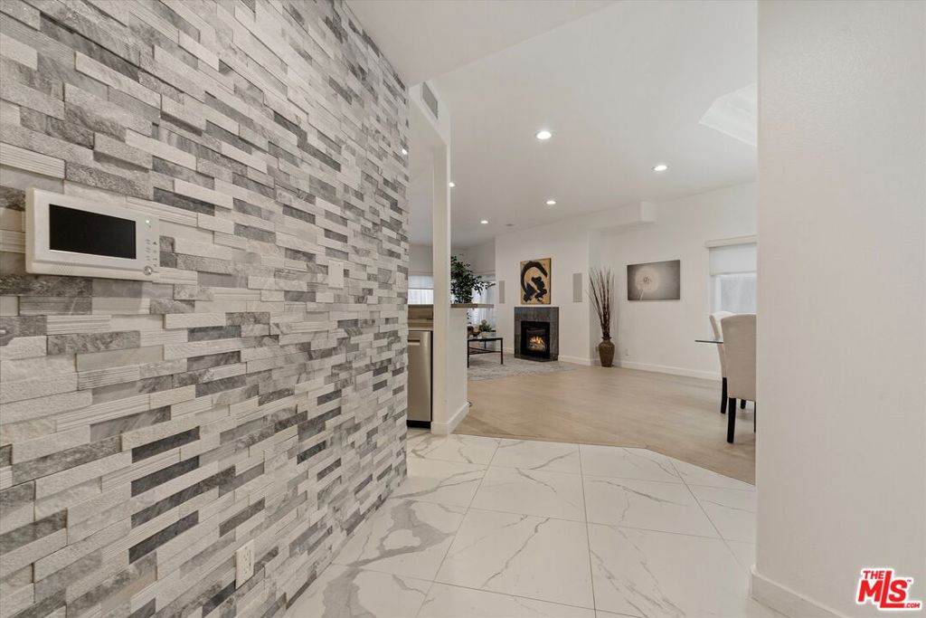 1160 Granville Avenue - Photo 1