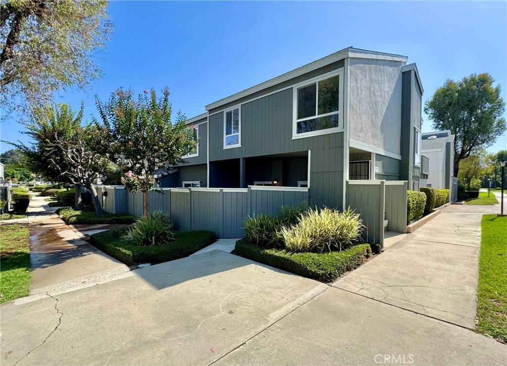 2710 Segerstrom Avenue - Photo 1