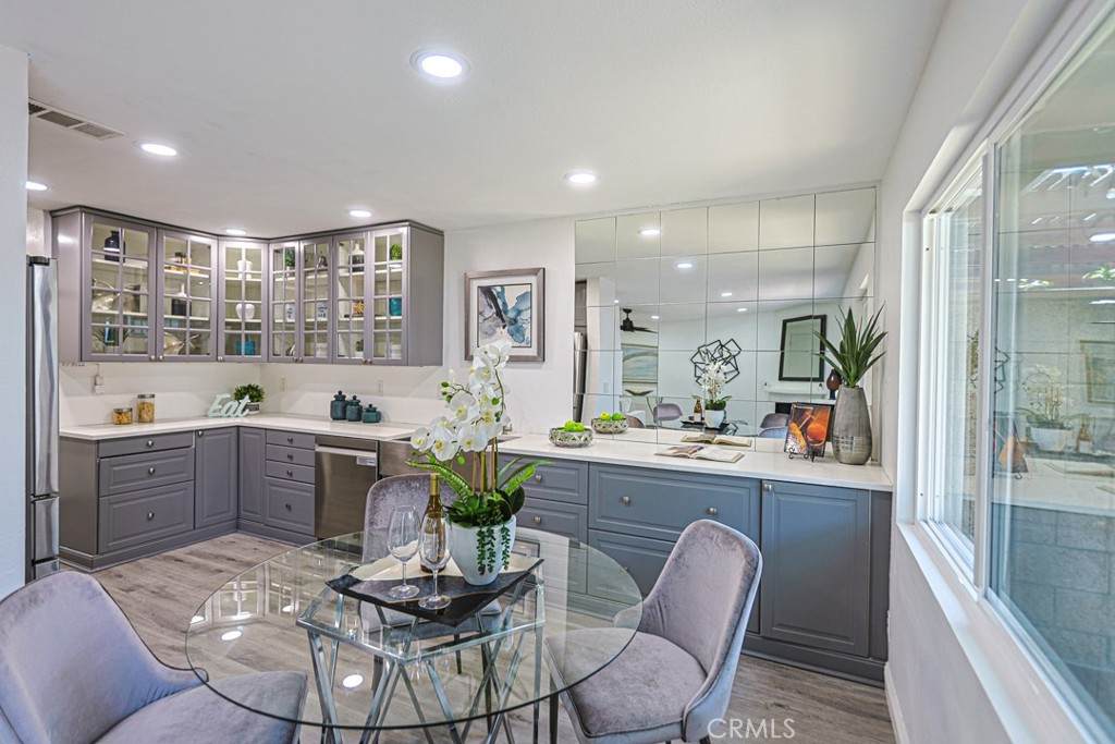 2640 Meadowview - Photo 1