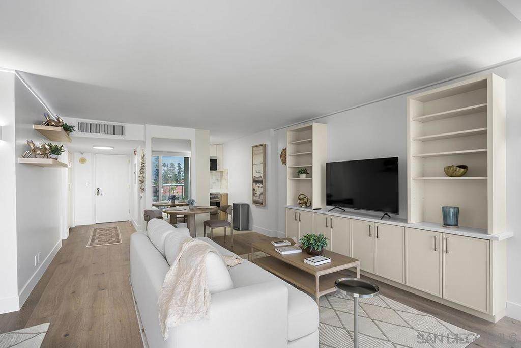 1720 Avenida Del Mundo - Photo 1