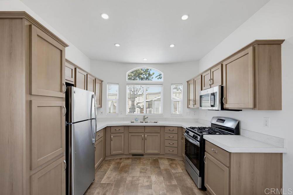 2750 Acacia - Photo 1