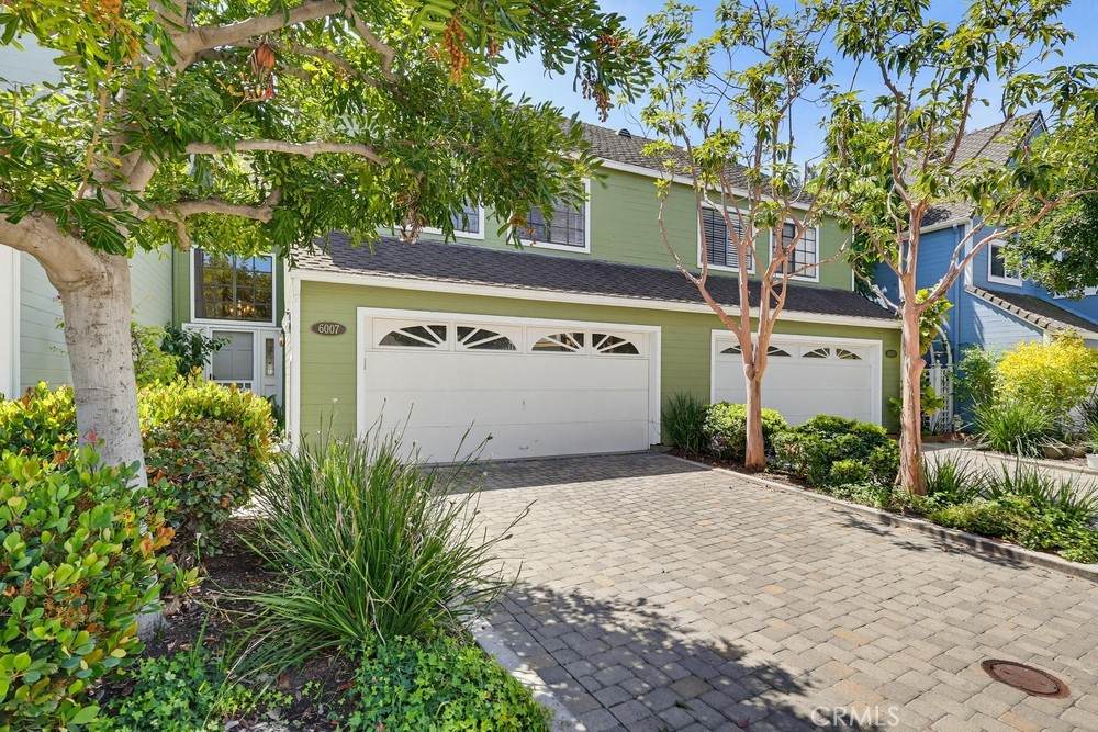 6007 Loynes - Photo 1