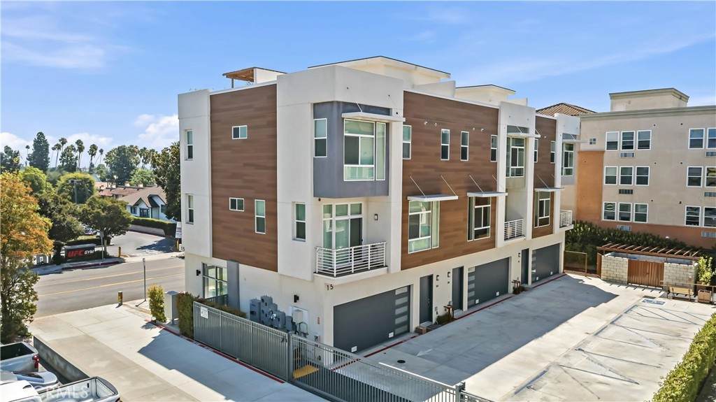 15 S Chapel Ave - Photo 1