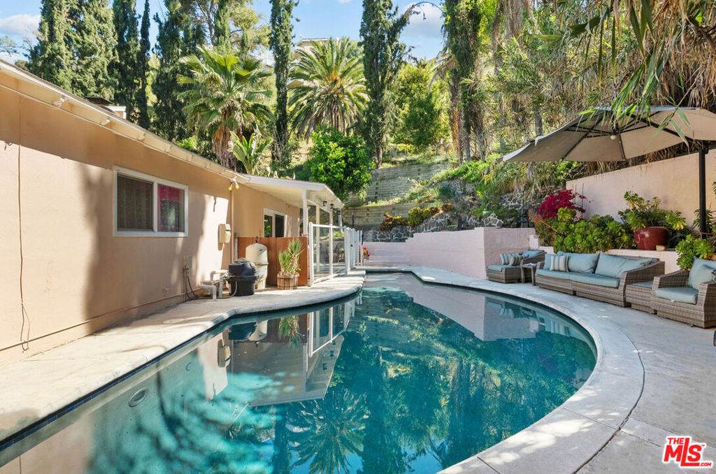 4300 Pampas Road - Photo 1