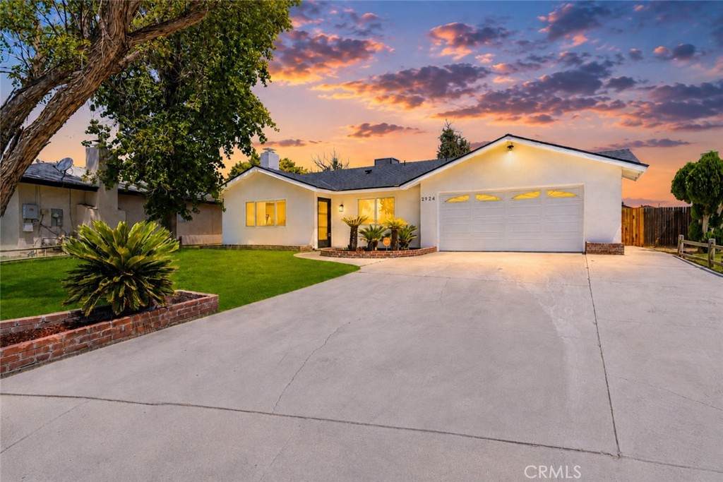 2924 Cedarwood - Photo 1