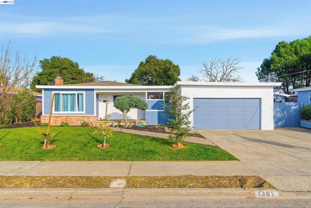 1382 Donna St - Photo 1