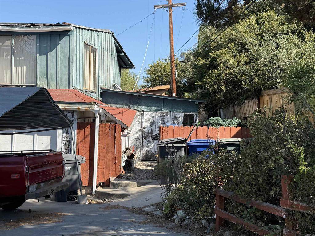 https://bt-photos.global.ssl.fastly.net/socal/orig_boomver_1_448352568-2.jpg