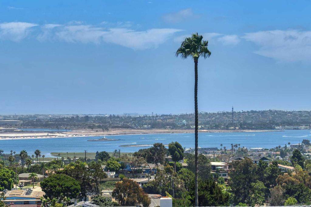 https://bt-photos.global.ssl.fastly.net/socal/orig_boomver_1_448371522-2.jpg
