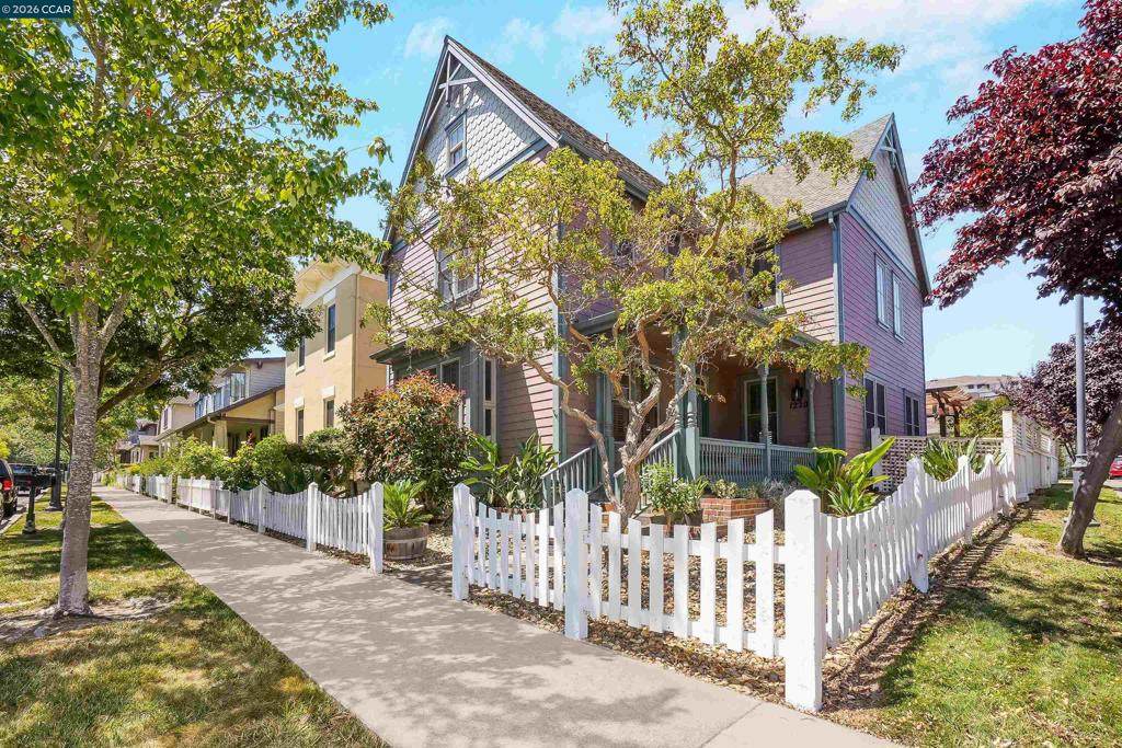 1220 Promenade St - Photo 1