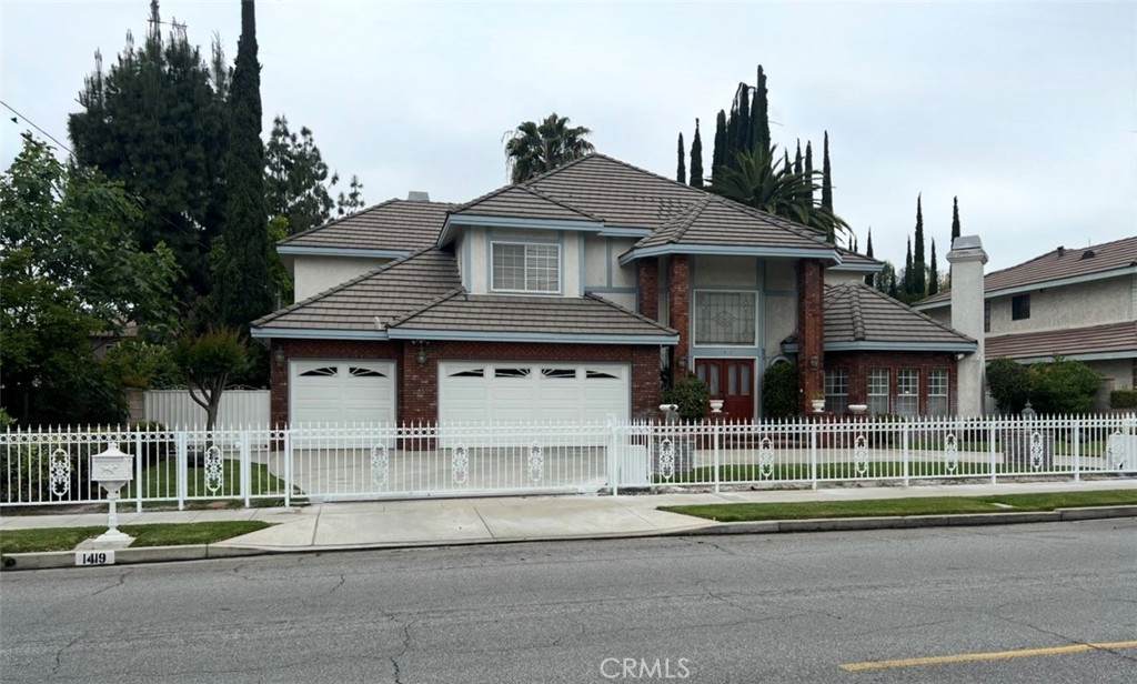 1419 Holly Avenue - Photo 1