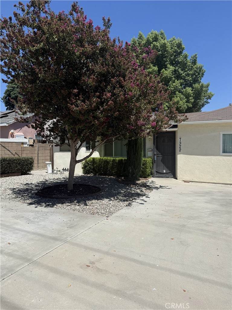 7322 Lindley - Photo 1