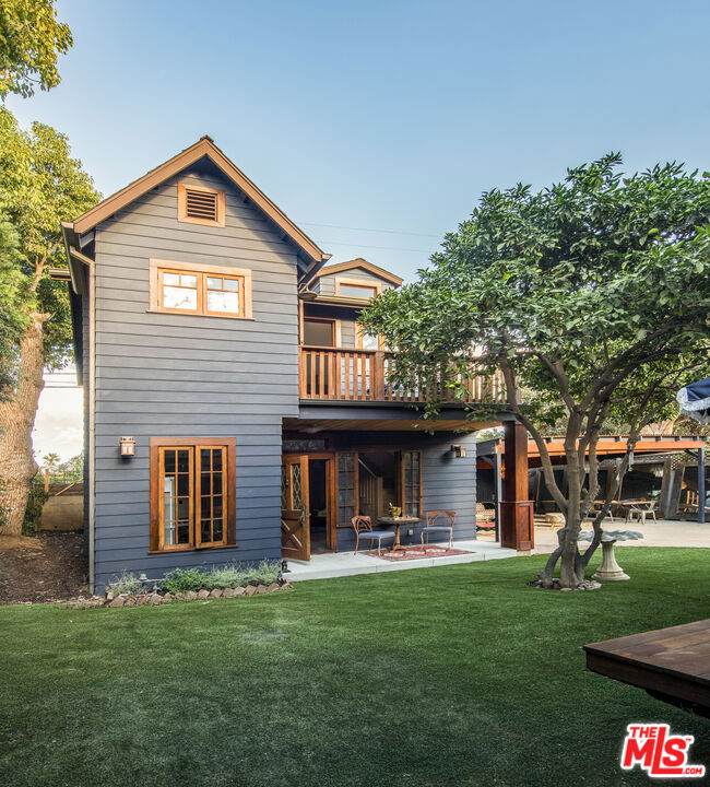 1718 Hobart Boulevard - Photo 1