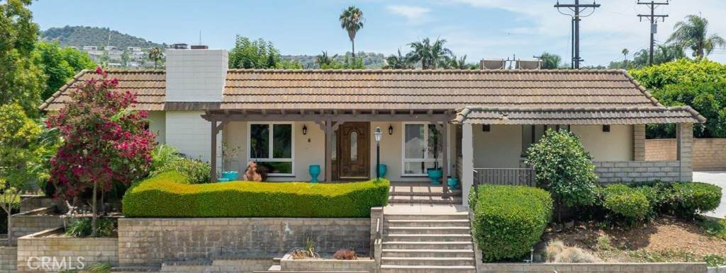 2328 Vine Avenue - Photo 1