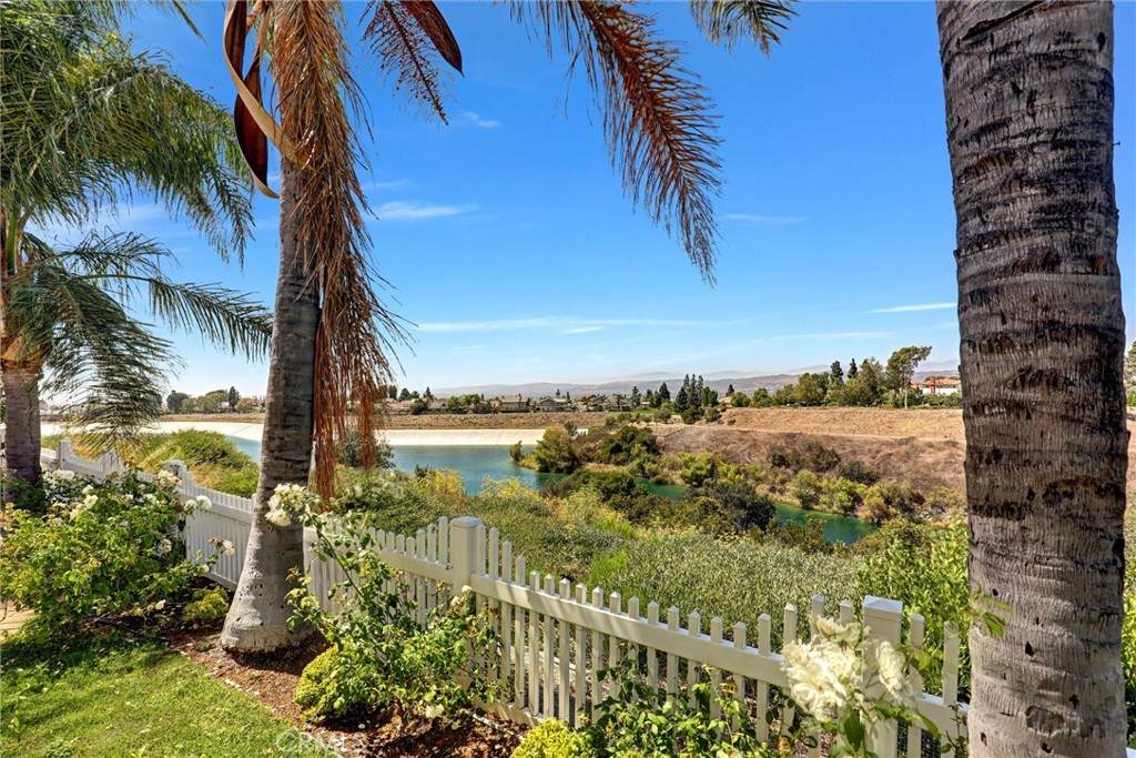 https://bt-photos.global.ssl.fastly.net/socal/orig_boomver_1_448401703-2.jpg