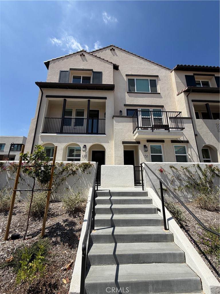 135 Evergreen - Photo 1