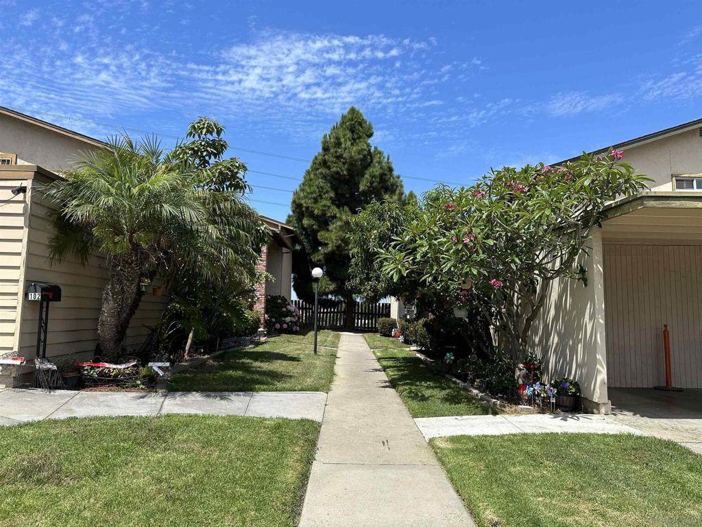 1450 Melrose - Photo 1