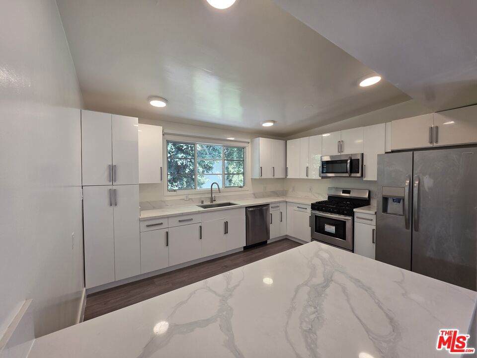 1635 Beverly Glen Boulevard - Photo 1