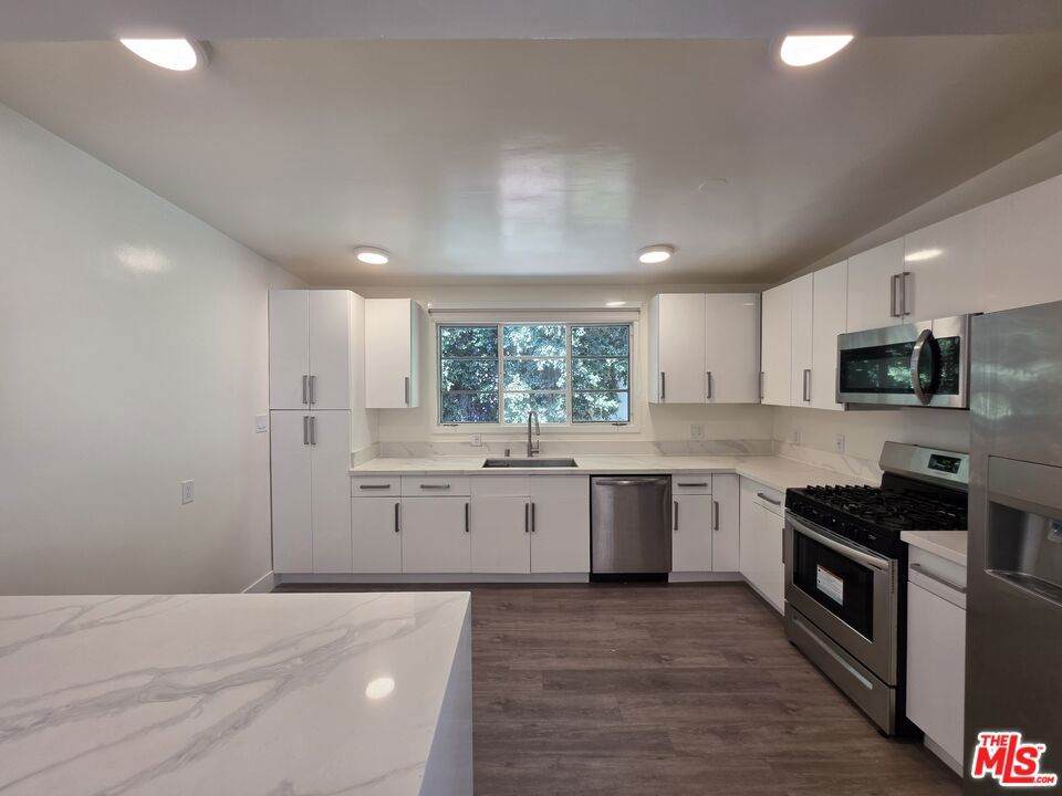 https://bt-photos.global.ssl.fastly.net/socal/orig_boomver_1_448418976-2.jpg