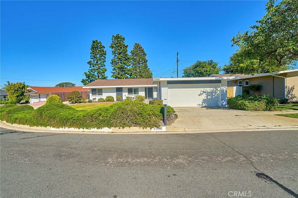27916 Alvarez - Photo 1