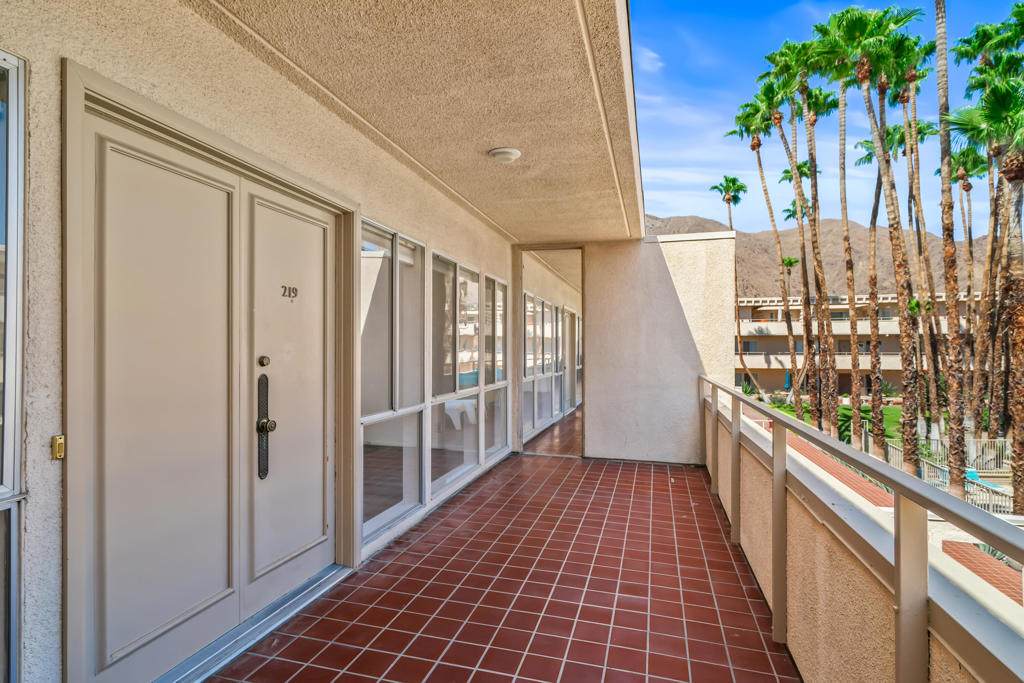 https://bt-photos.global.ssl.fastly.net/socal/orig_boomver_1_448464670-2.jpg