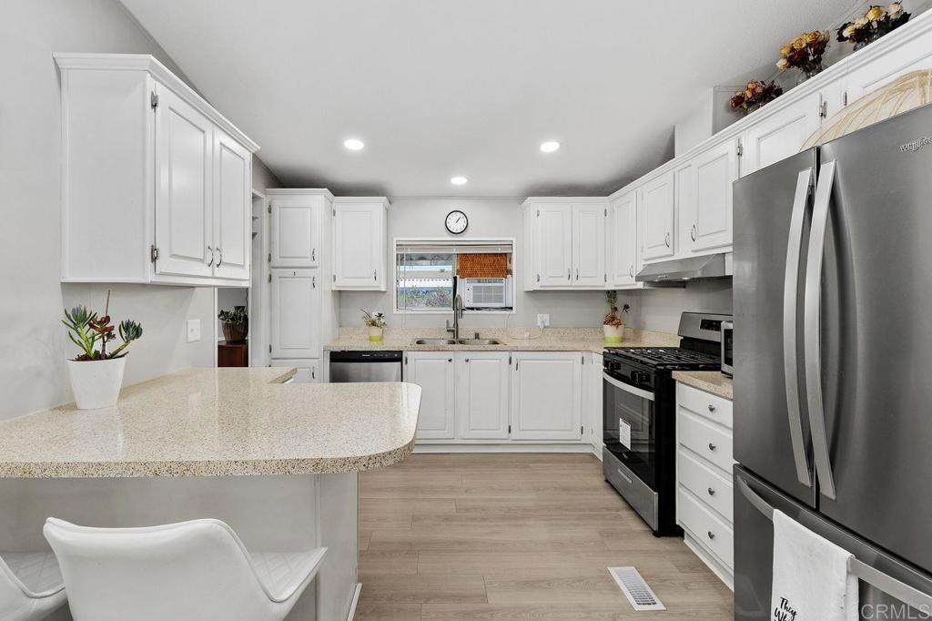 530 Devonshire Avenue - Photo 1