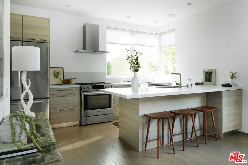 927 Hyperion Avenue - Photo 1