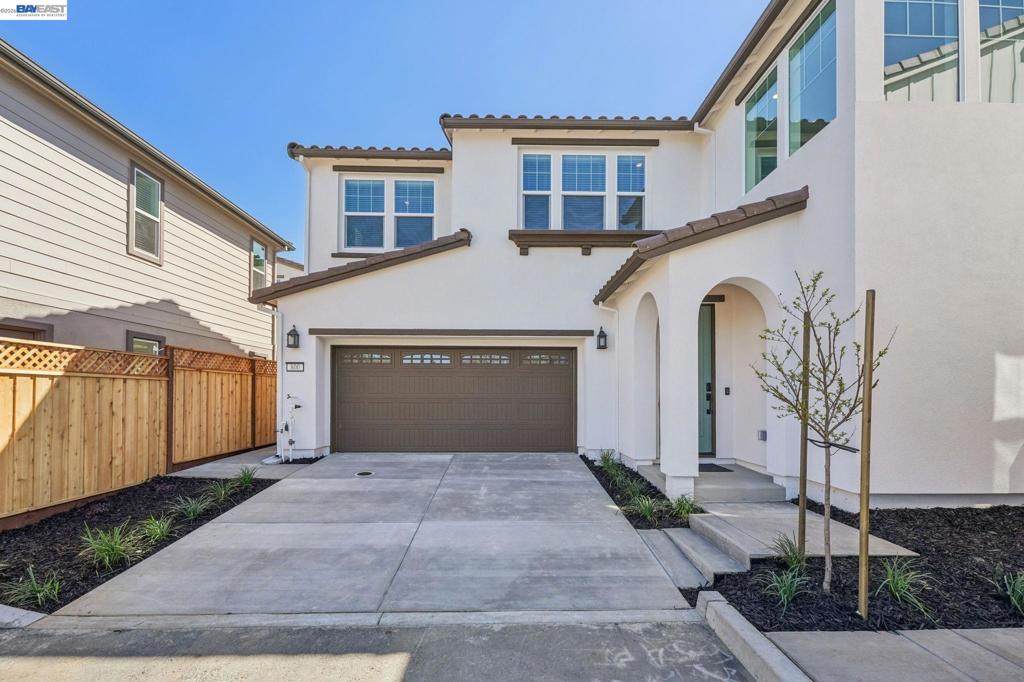800 Abigail - Photo 1