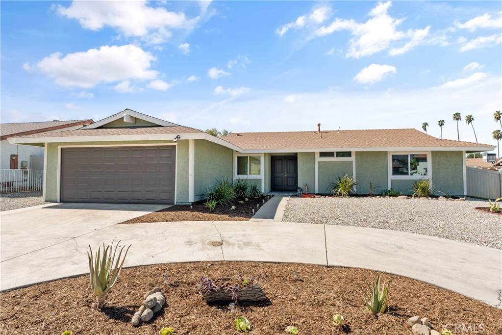 816 E Pioneer Ave - Photo 1