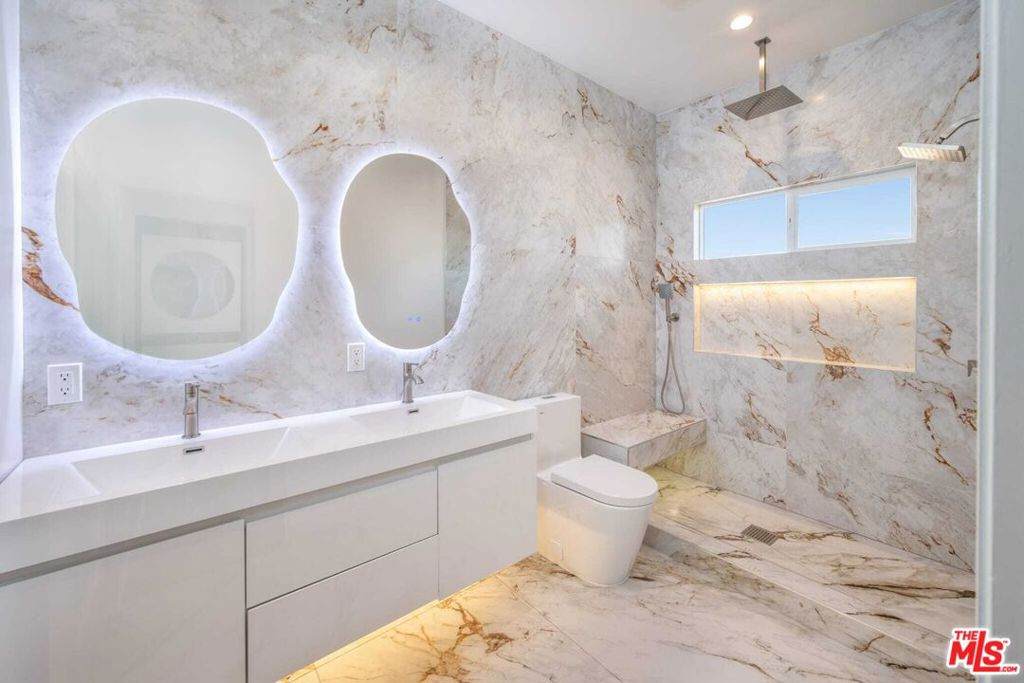 1450 Holt Avenue - Photo 1