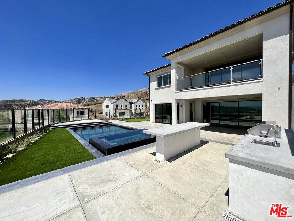 https://bt-photos.global.ssl.fastly.net/socal/orig_boomver_1_448476713-2.jpg