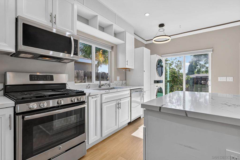 7105 Hoffman Ave - Photo 1