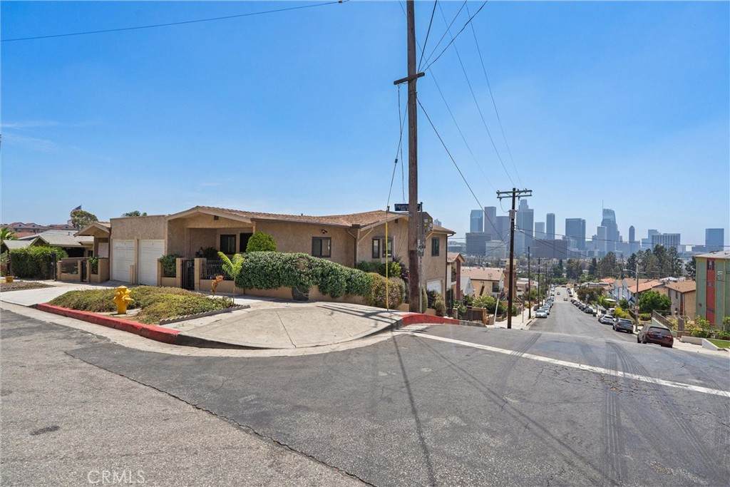 1024 Figueroa Terrace - Photo 1