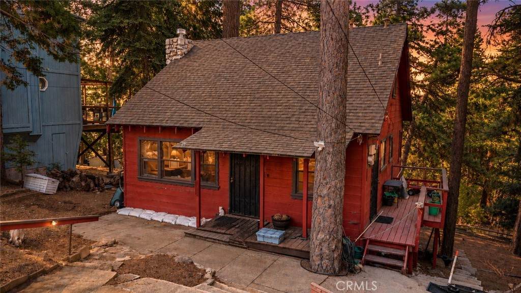 964 Chateau Drive - Photo 1