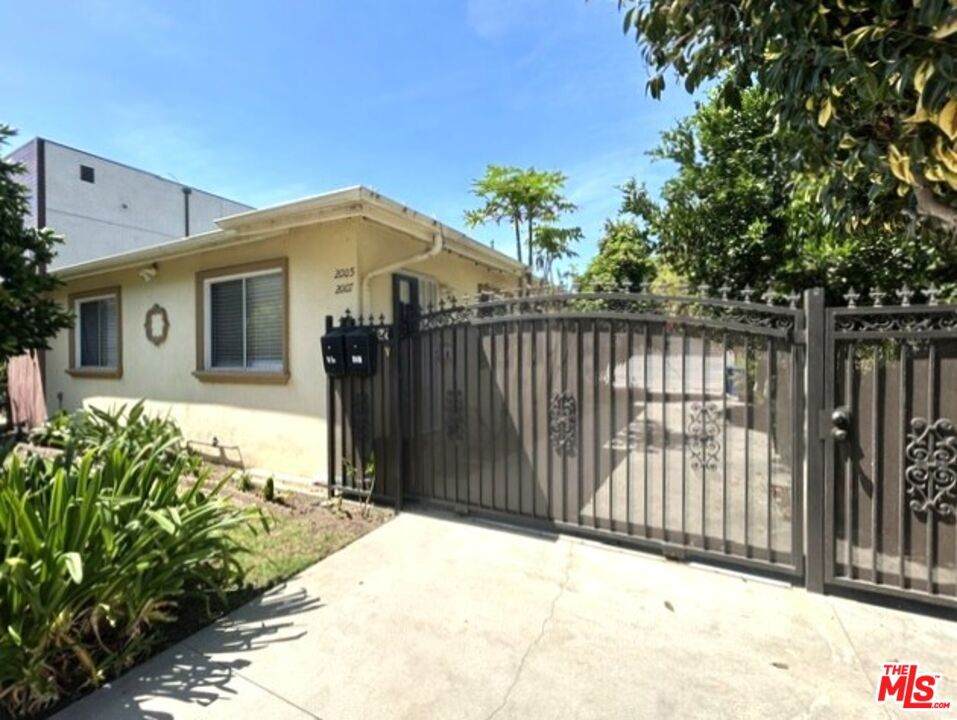 https://bt-photos.global.ssl.fastly.net/socal/orig_boomver_1_448488356-2.jpg