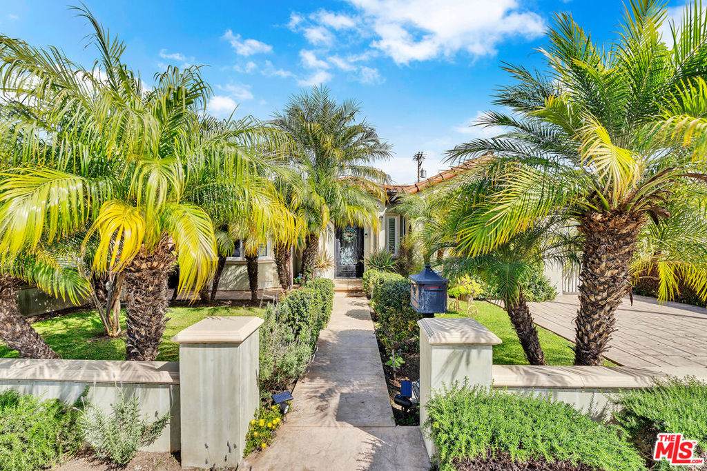 326 Doheny Drive - Photo 1