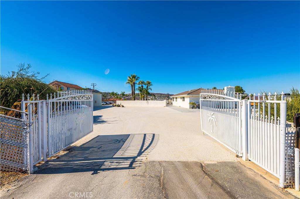 https://bt-photos.global.ssl.fastly.net/socal/orig_boomver_1_448490978-2.jpg