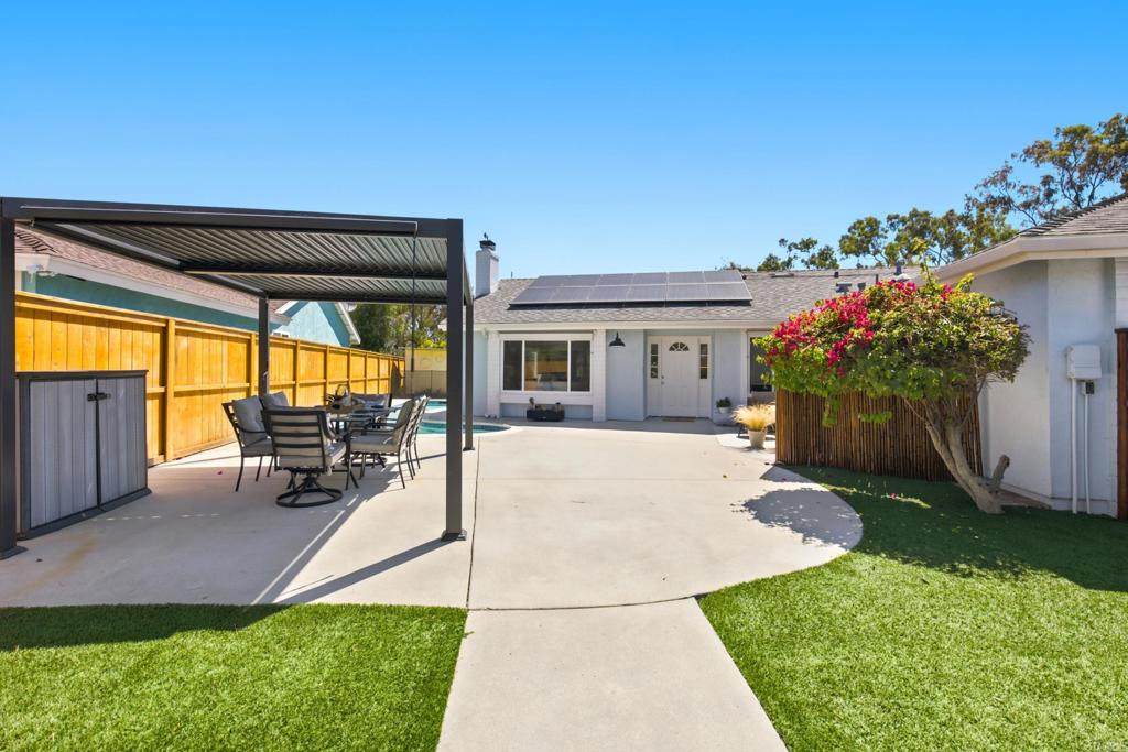 207 Hickoryhill Drive - Photo 1