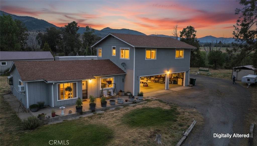 565 Main - Photo 1