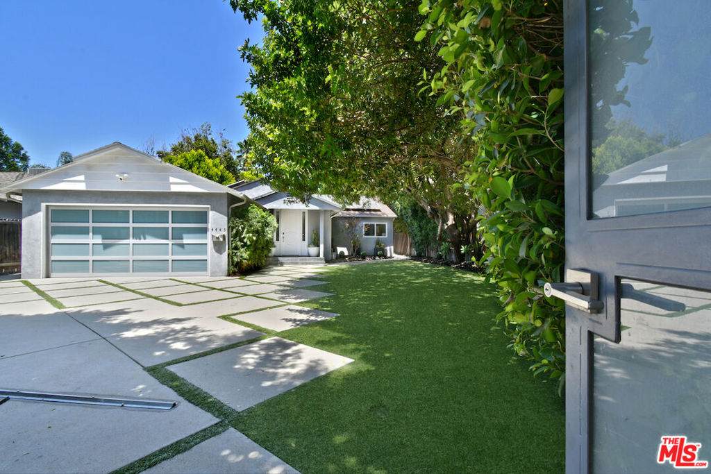 https://bt-photos.global.ssl.fastly.net/socal/orig_boomver_1_448497262-2.jpg