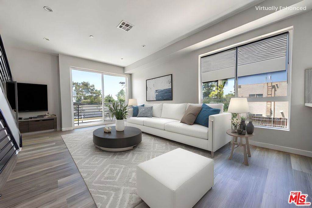 6702 Balboa Boulevard - Photo 1
