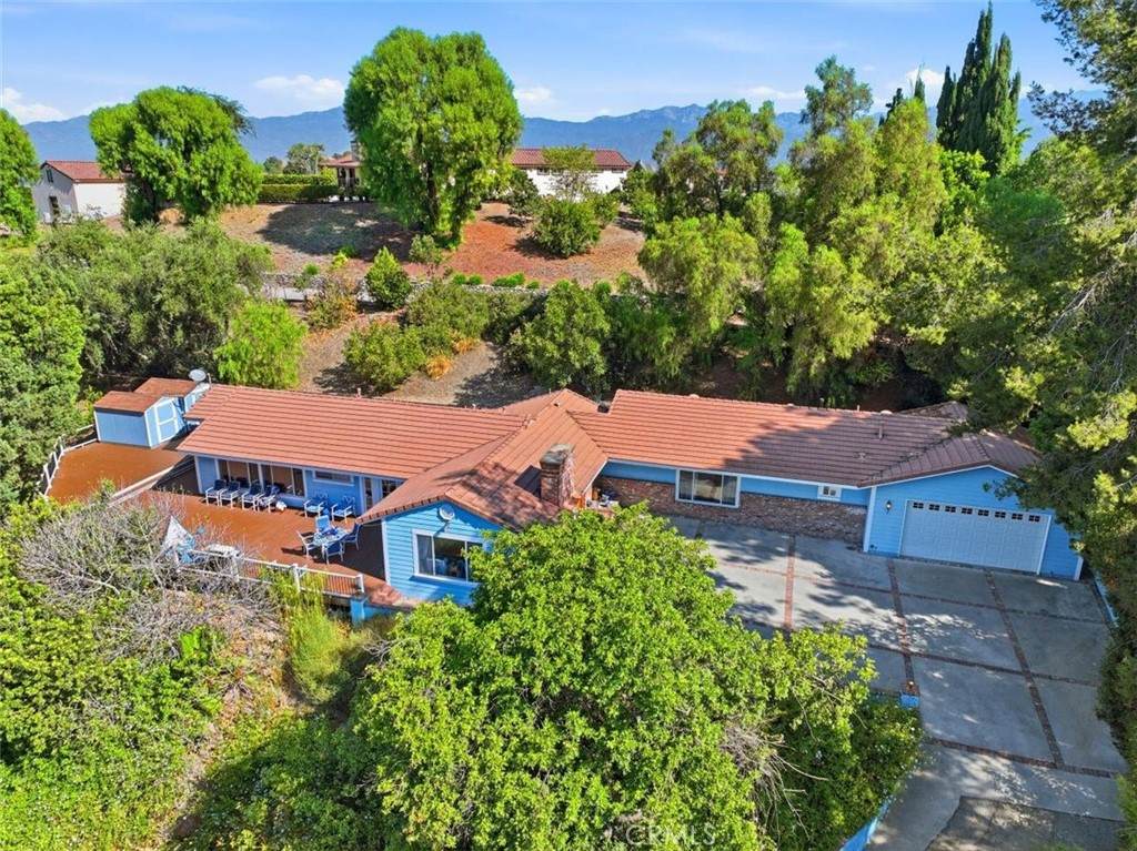 https://bt-photos.global.ssl.fastly.net/socal/orig_boomver_1_448497760-2.jpg