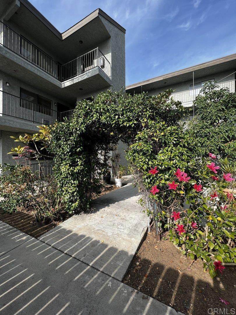 4120 Estrella Ave - Photo 1
