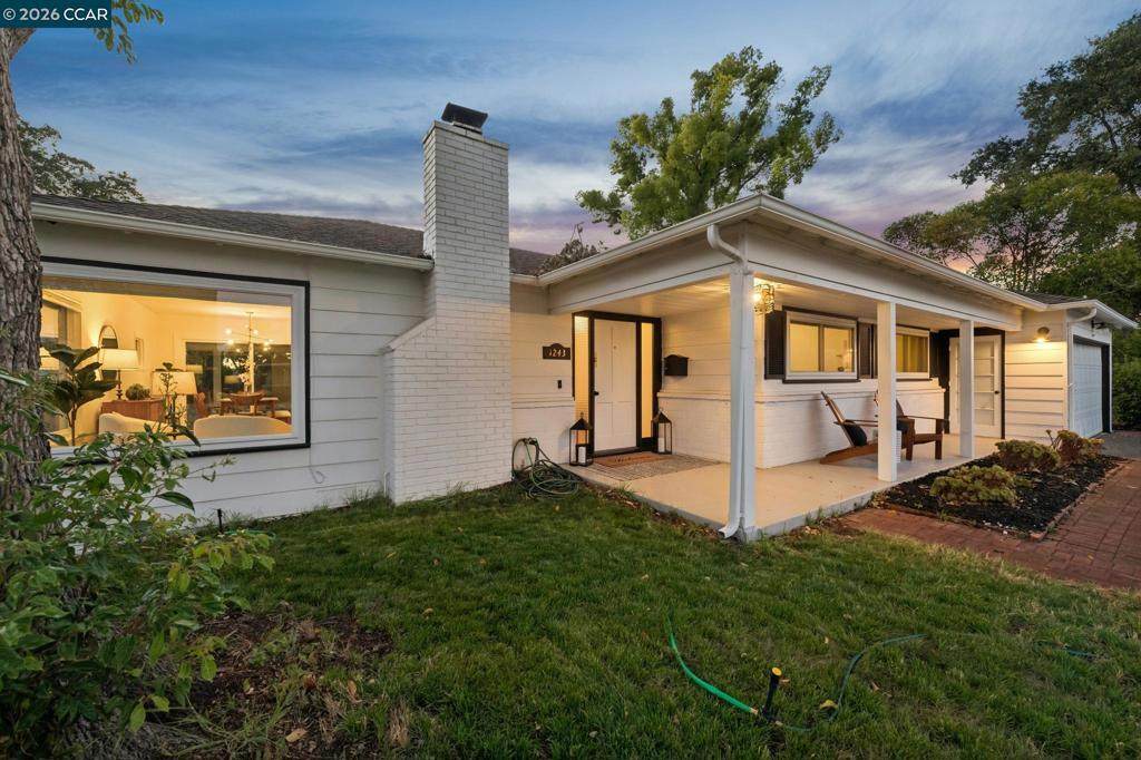 1243 Davis Ave. - Photo 1