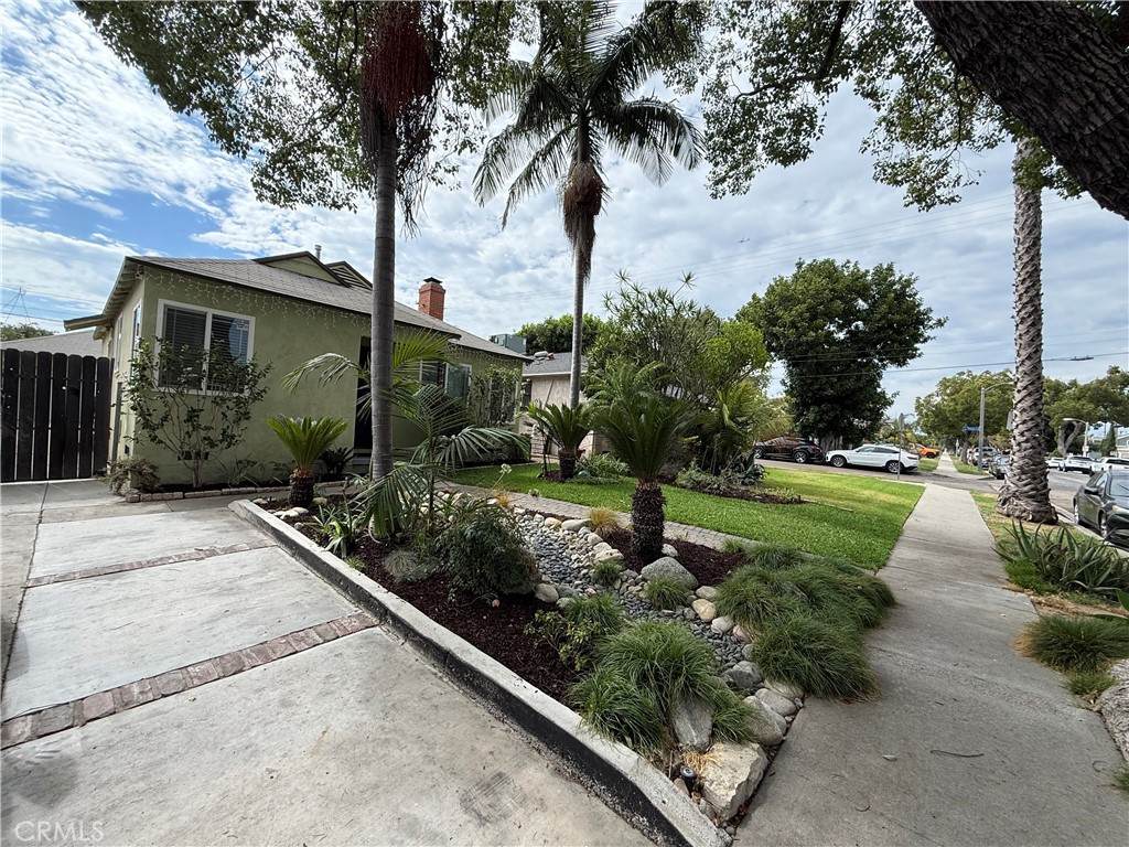 10411 Pinehurst - Photo 1