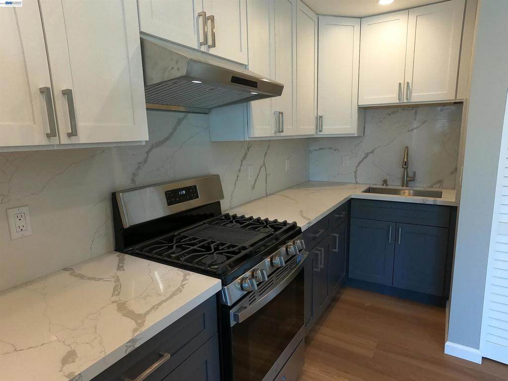 722 Foothill Blvd - Photo 1