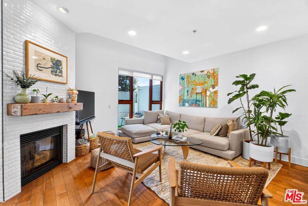 1327 Euclid Street - Photo 1