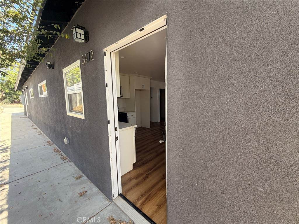 5472 N Mountain View Ave - Photo 1