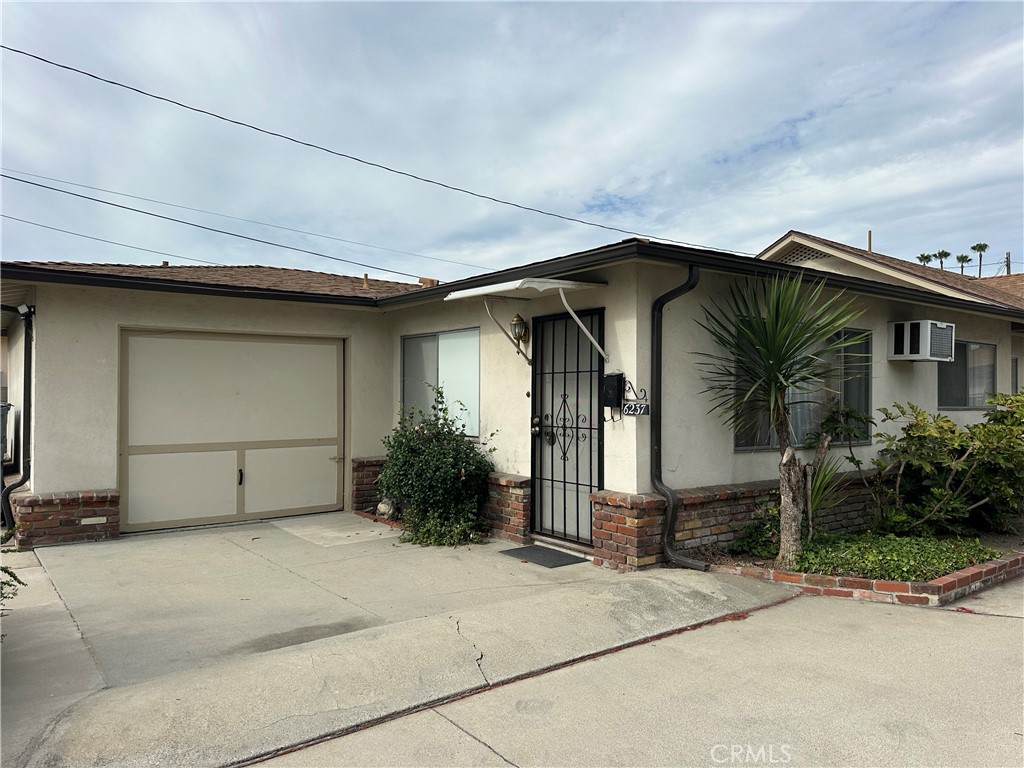 6237 Oak - Photo 1